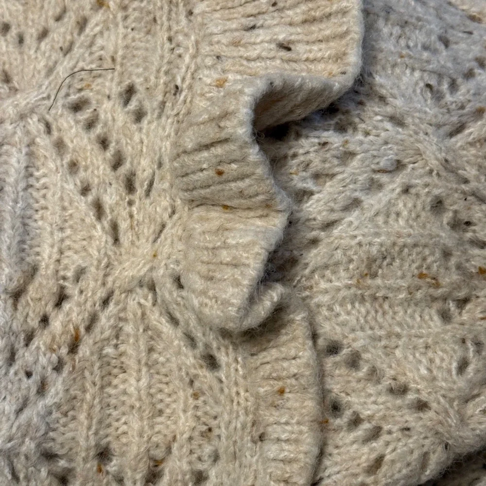 Old Navy Womens 3X Cream Cable‎ Knit Ruffle Sleeve Sweater - Picture 5 of 5